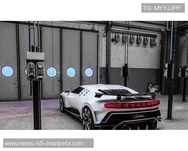 C罗豪车大揭秘布加迪领衔总价值超千万英镑 C罗豪车大揭秘布加迪领衔总价值超千万英镑